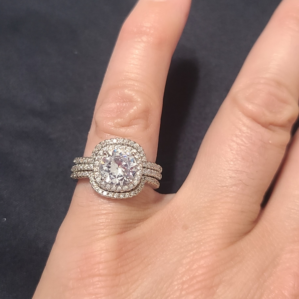 Brilliant 3 Piece Engagement Ring - Picture 7 of 7